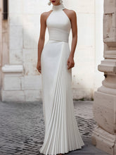 Elegant Satin Pleated Halter-Neck Evening Gown